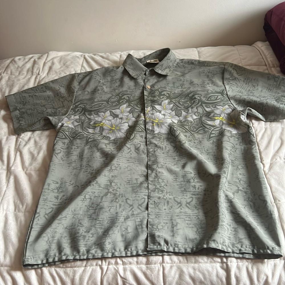 Mens casual beachy button down tee